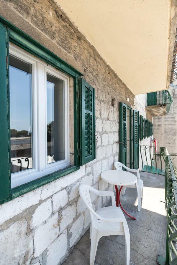 Apinelo Port Rooms Сплит Екстериор снимка