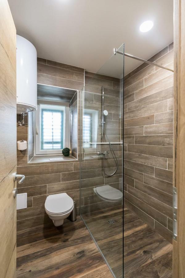 Apinelo Port Rooms Сплит Екстериор снимка