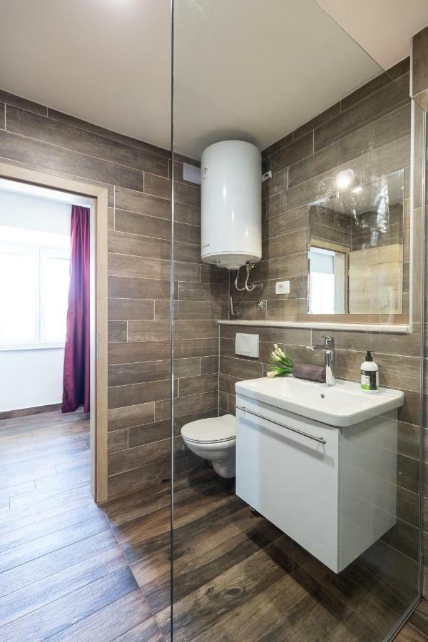 Apinelo Port Rooms Сплит Екстериор снимка